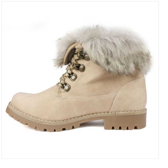 NWT Paddington fur lined ankle lace up boots by Cliffs by White Mountain - Picture 2 of 10